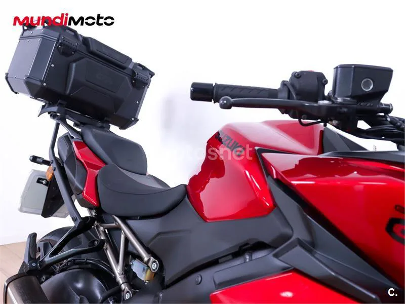 Suzuki GSX-S – Vista 19