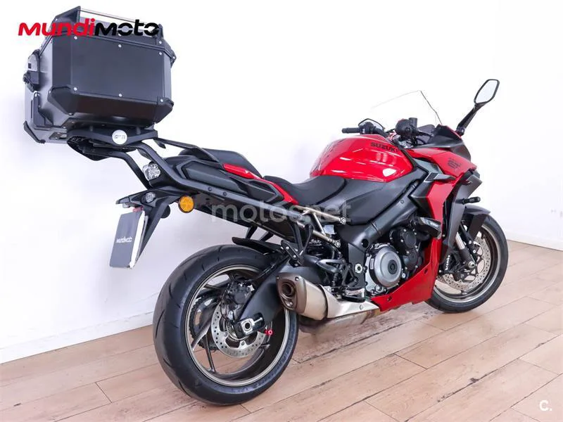 Suzuki GSX-S – Vista 3
