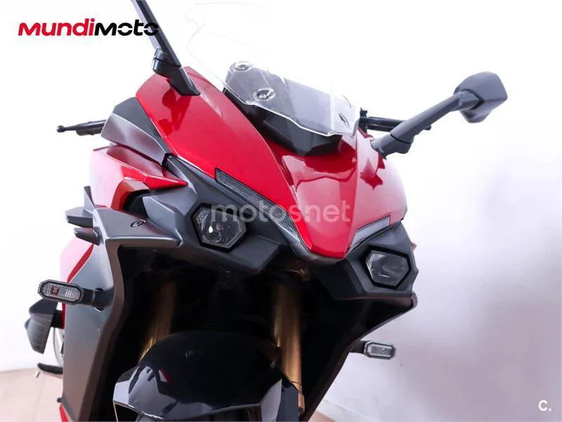 Suzuki GSX-S – Vista 5