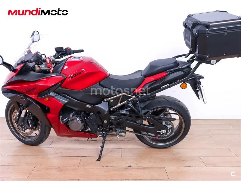 Suzuki GSX-S – Vista 6