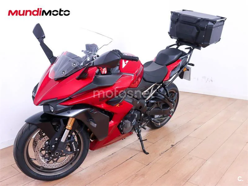 Suzuki GSX-S – Vista 7