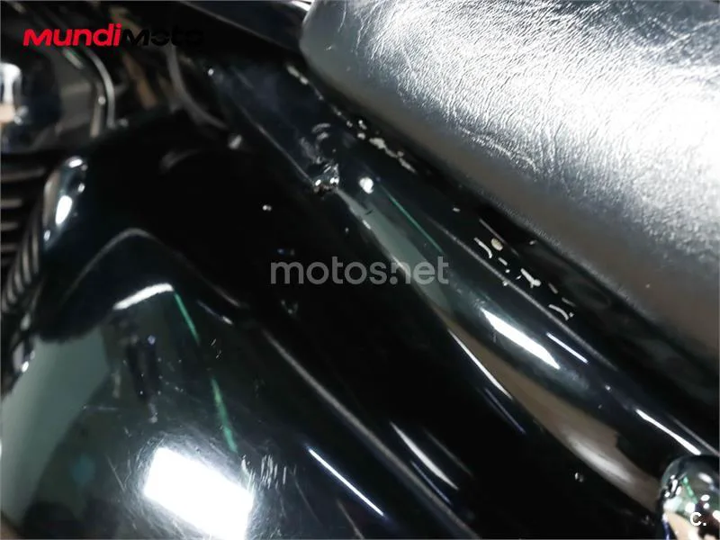 Suzuki Intruder M800 – Vista 17