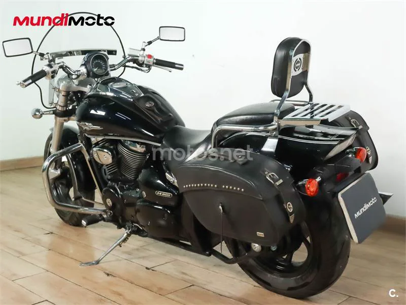 Suzuki Intruder M800 – Vista 8
