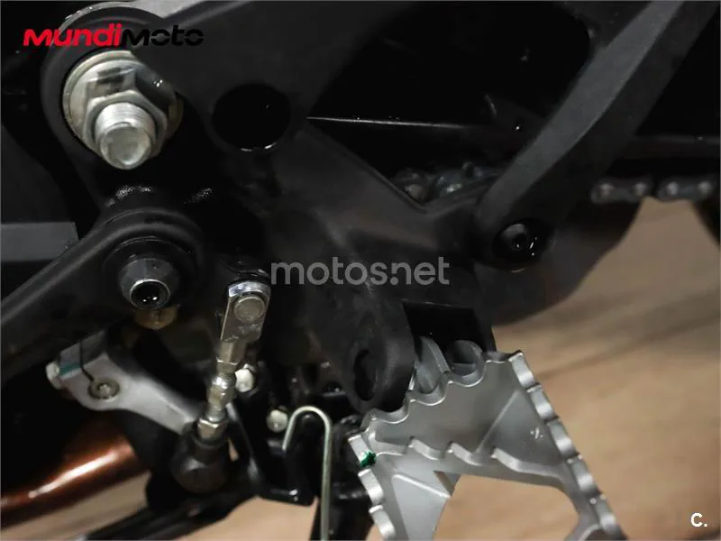 KTM 390 – Vista 16