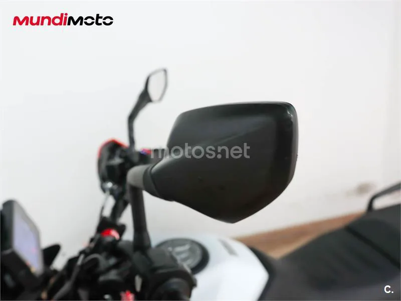KTM 390 – Vista 25