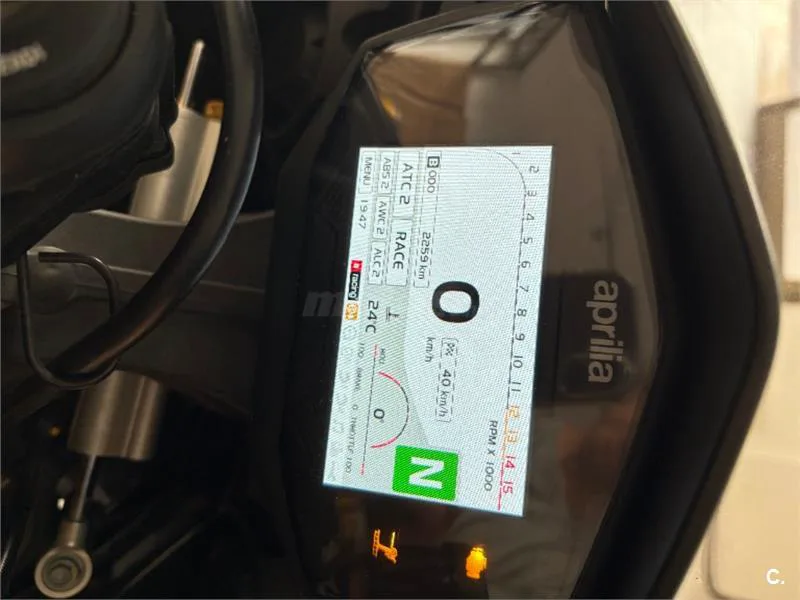 Aprilia RSV4 - Vista 4