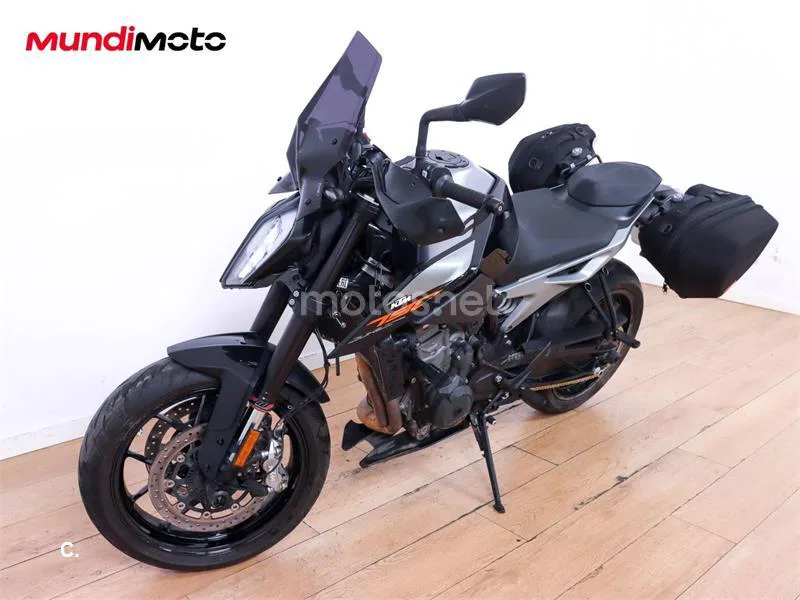 KTM 790 – Vista 7