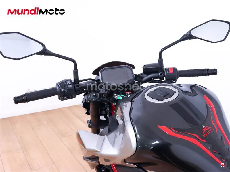 Kawasaki Z900 – Vista 11