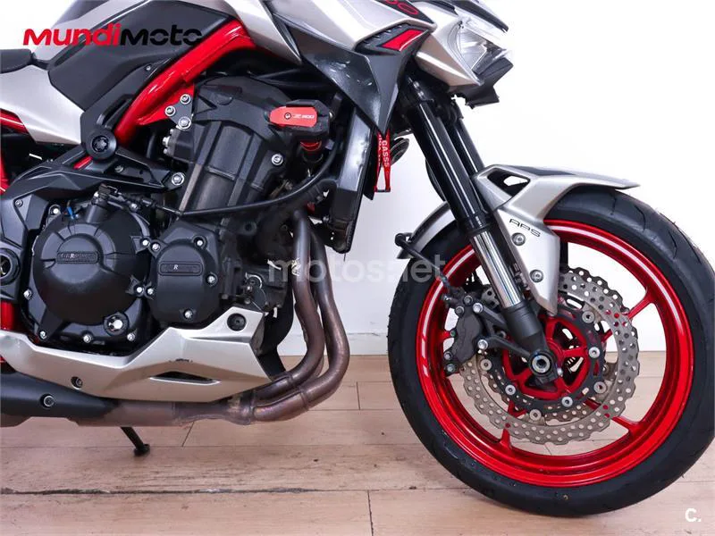 Kawasaki Z900 – Vista 18
