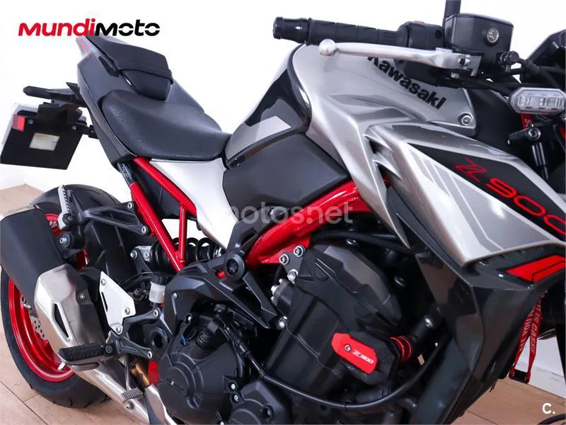 Kawasaki Z900 – Vista 19