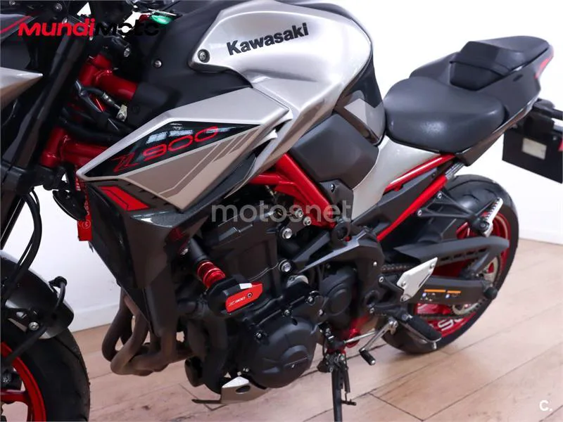 Kawasaki Z900 – Vista 10