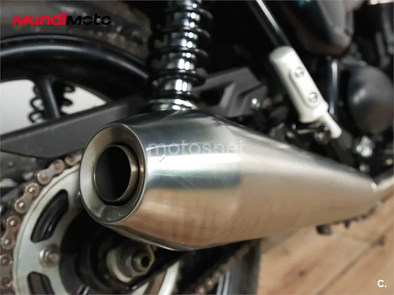 Triumph Street Twin – Vista 13