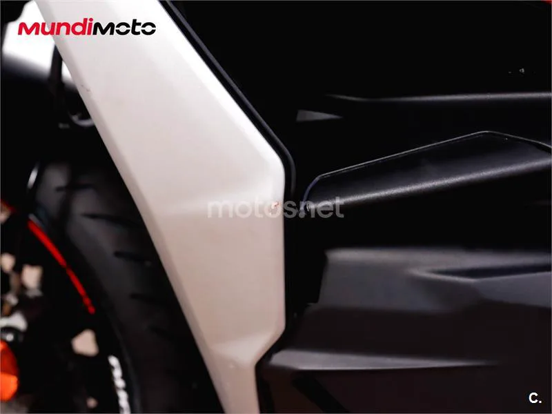 Ducati Streetfighter V2 – Vista 16