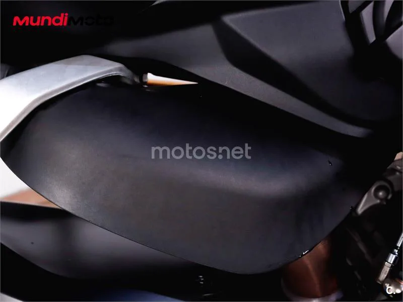 Ducati Streetfighter V2 – Vista 20