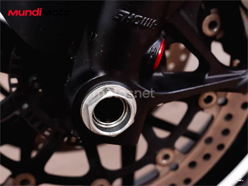 Ducati Streetfighter V2 – Vista 23