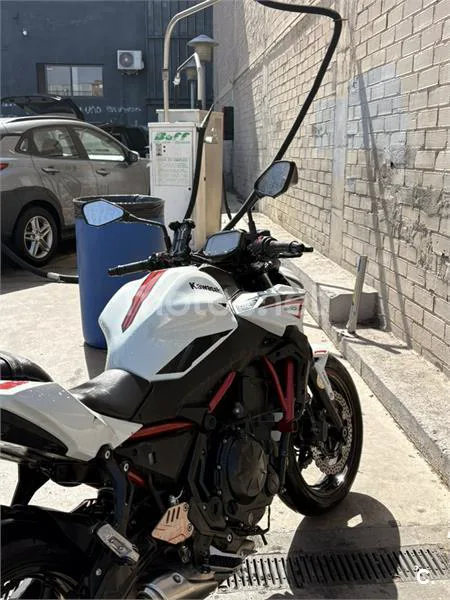 Kawasaki Z650 – Vista 3