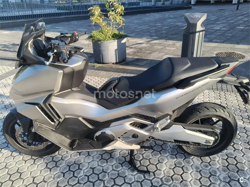 Honda Forza 750 – Vista 2
