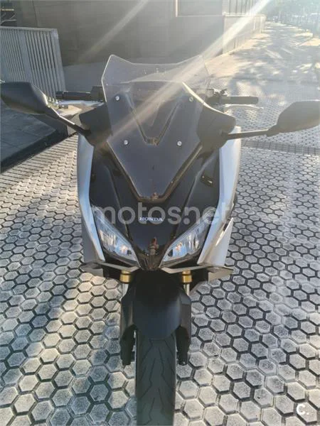 Honda Forza 750 – Vista 3
