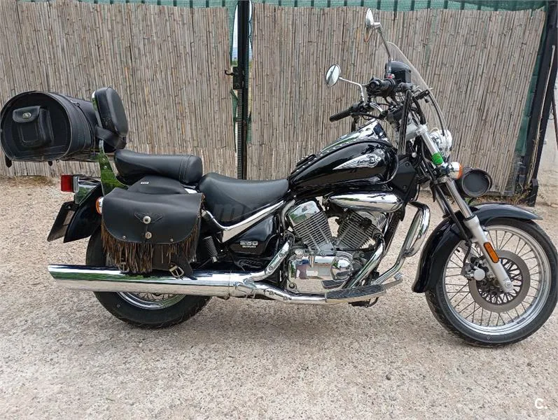 Suzuki Intruder 250 – Vista 3