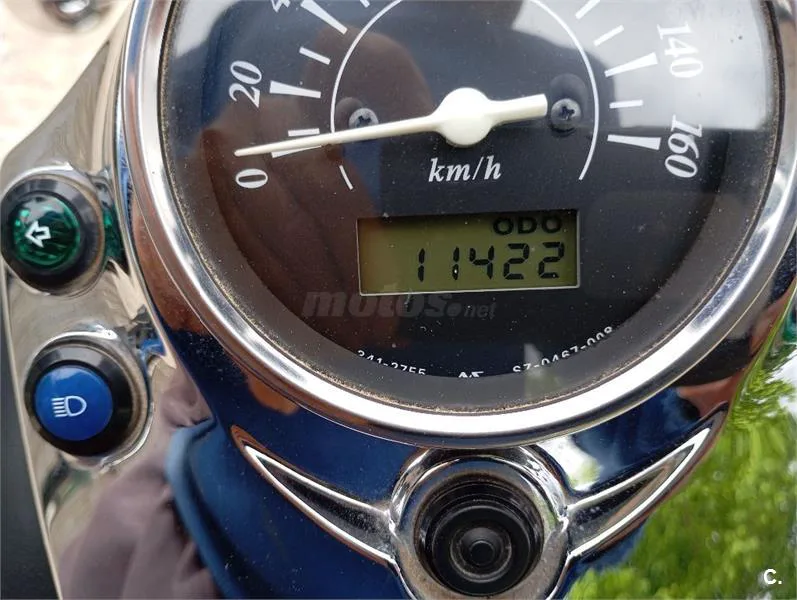 Suzuki Intruder 250 – Vista 6