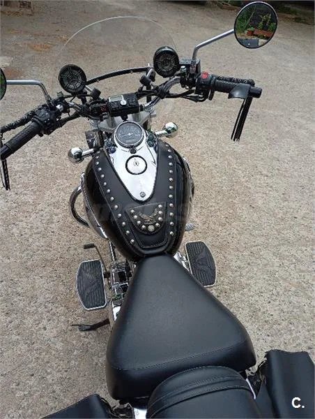 Suzuki Intruder 250 – Vista 8