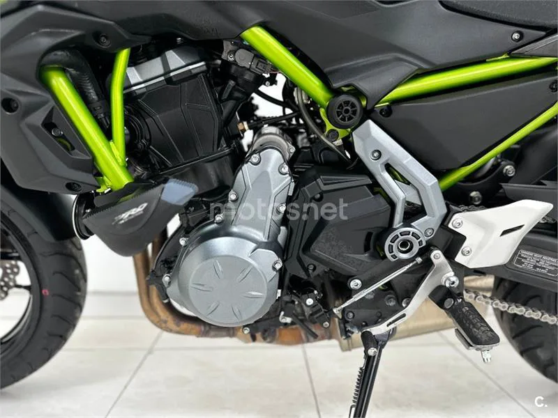 Kawasaki Z650 – Vista 22