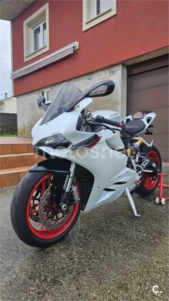 Ducati 899 Panigale – Vista 3