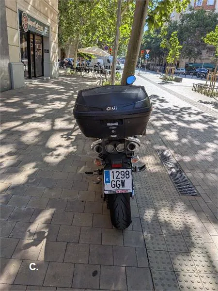 Suzuki GSR 600 – Vista 4