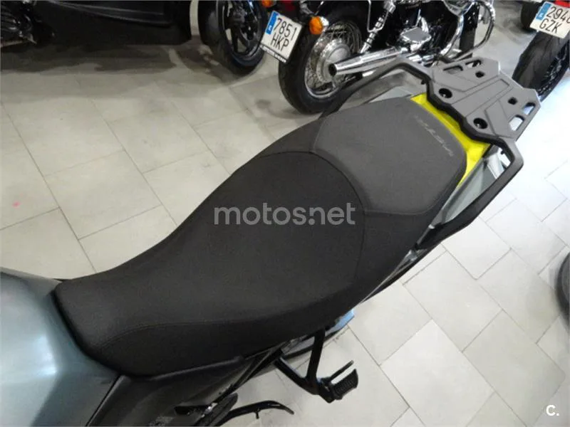 Suzuki V-Strom 800 – Vista 8