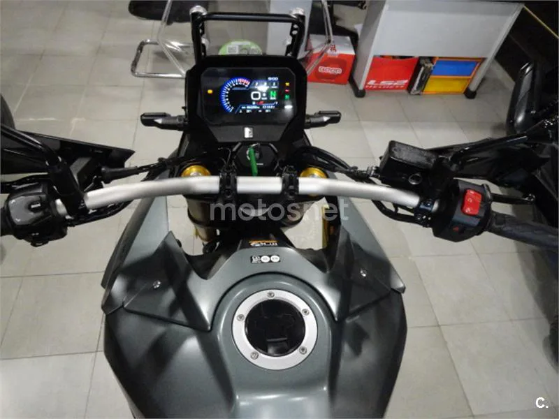 Suzuki V-Strom 800 – Vista 9