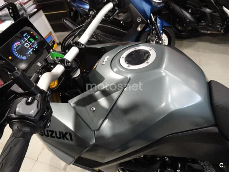 Suzuki V-Strom 800 – Vista 10