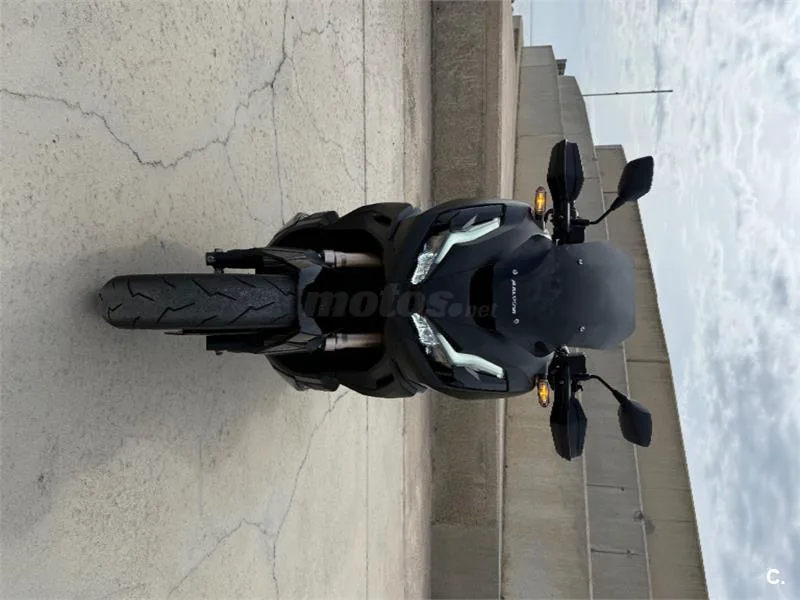 Honda ADV 350 – Vista 2