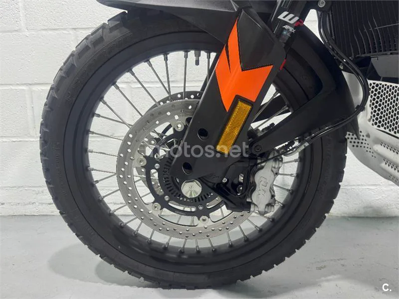 KTM 790 – Vista 19