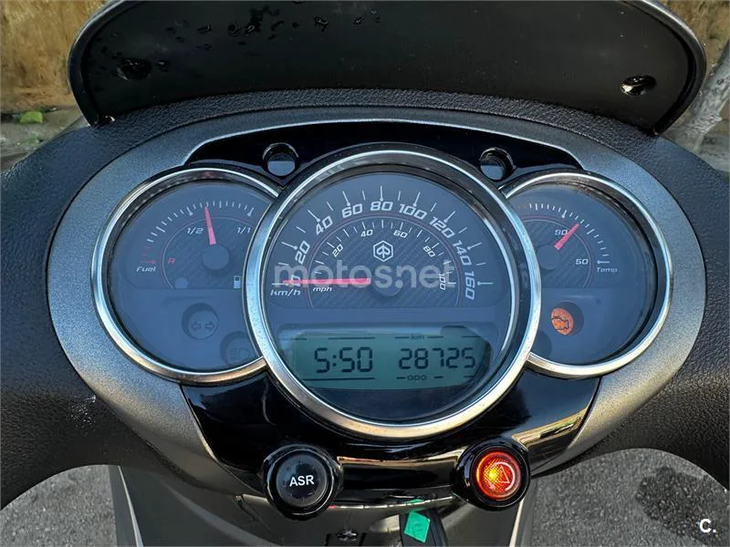 Piaggio Beverly – Vista 11