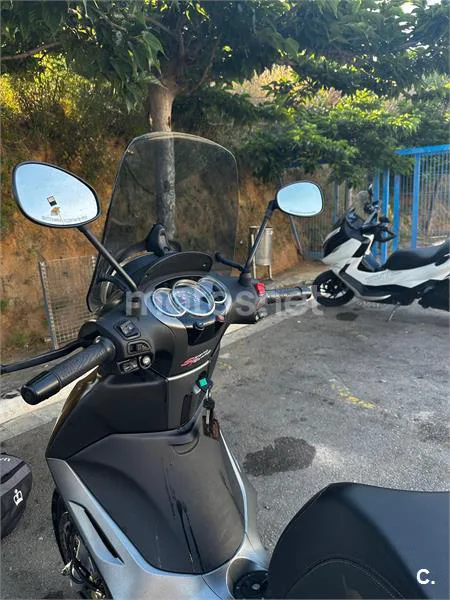 Piaggio Beverly – Vista 3