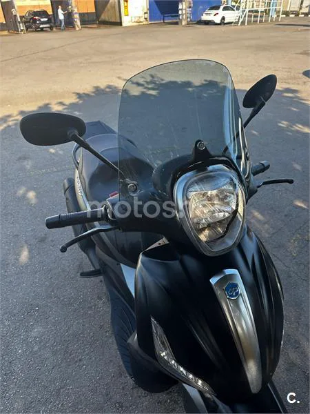Piaggio Beverly – Vista 9
