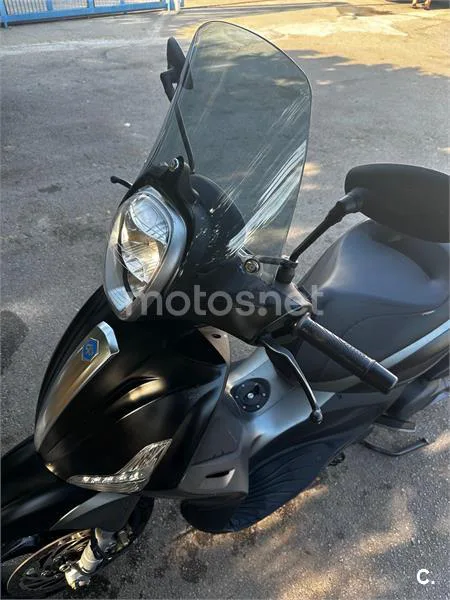 Piaggio Beverly – Vista 10