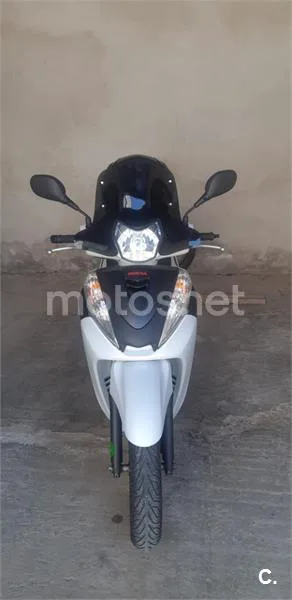 Honda SH 300i – Vista 5