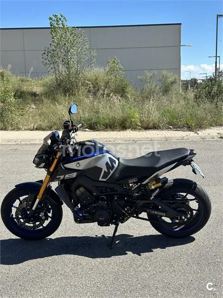 Yamaha MT-09 – Vista 2