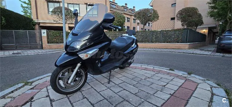 Piaggio X EVO 400 – Vista 2