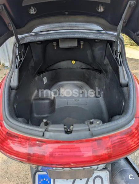 Piaggio X8 250 – Vista 4