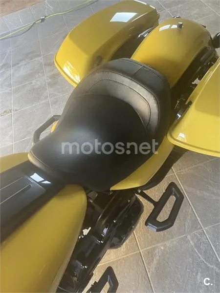 Harley-Davidson Road King – Vista 15