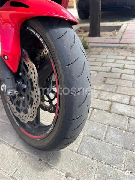 Honda CBR 1000 RR Fireblade – Vista 5