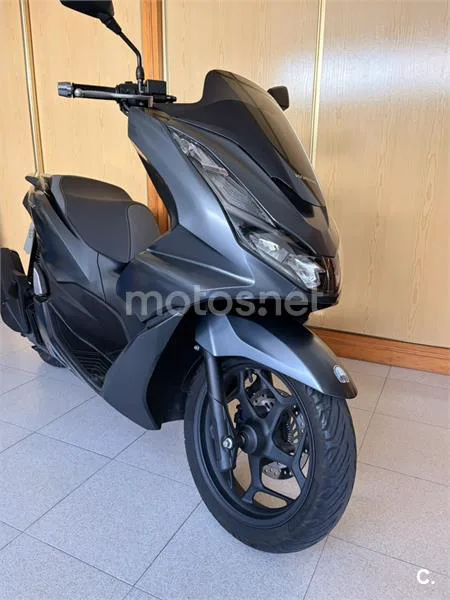 Honda PCX 125 – Vista 4