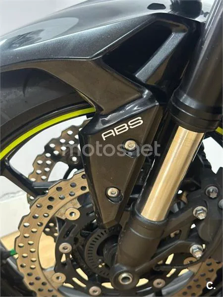 Kawasaki Z900 – Vista 13