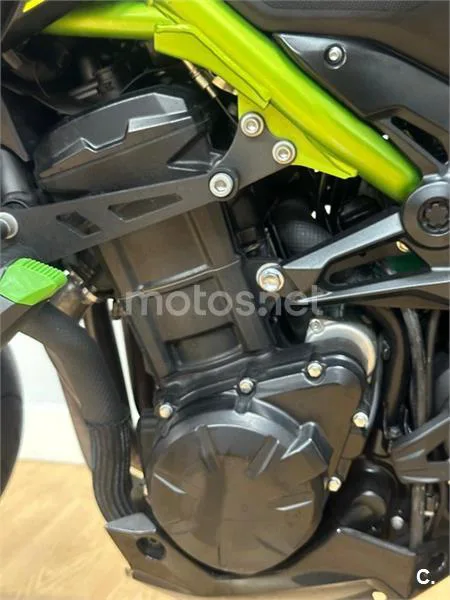 Kawasaki Z900 – Vista 19