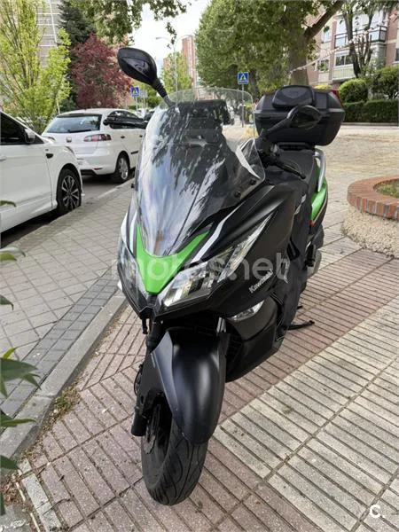 Kawasaki J300 – Vista 6