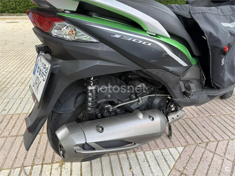 Kawasaki J300 – Vista 8