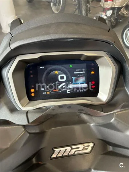 Piaggio MP3 530 Exclusive – Vista 5
