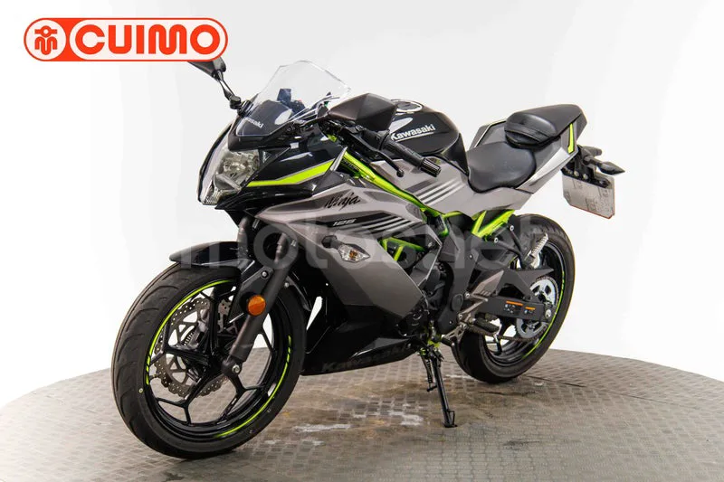 Kawasaki Ninja 125 – Vista 9